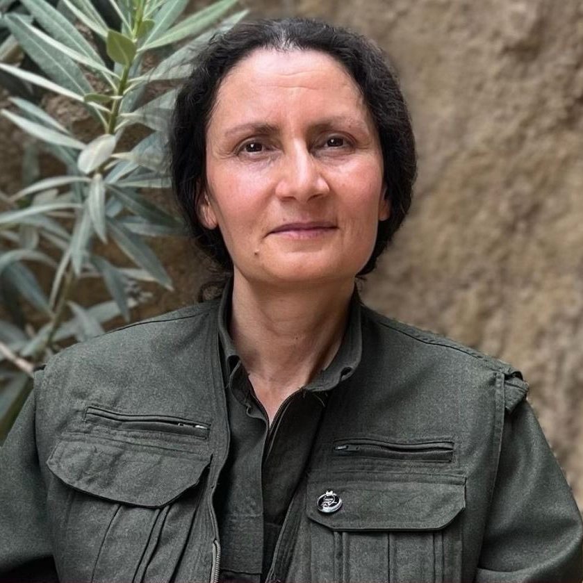 durbunhaber's tweet photo. 📢 PKK’lı terörist Besê Hozat:

 ▪️Bizler de bu kadar tecrübeden sonra Amed’de, Ankara’da, İstanbul’da demokratik siyasetin yürütücüleri, öncüleri olmak isteriz. (Veryansın TV) https://t.co/zFQrkFATHE