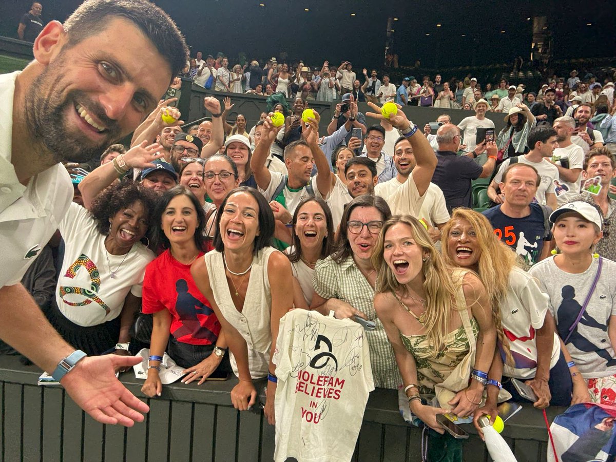 ZaraJ00's tweet image. I'm proud to be your fan @DjokerNole. As you heard me say... you're the only man we'd ever camp for!! We love you. Onwards and upwards we go IDEMOOO ❤️❤️❤️ #NoleFam @Wimbledon