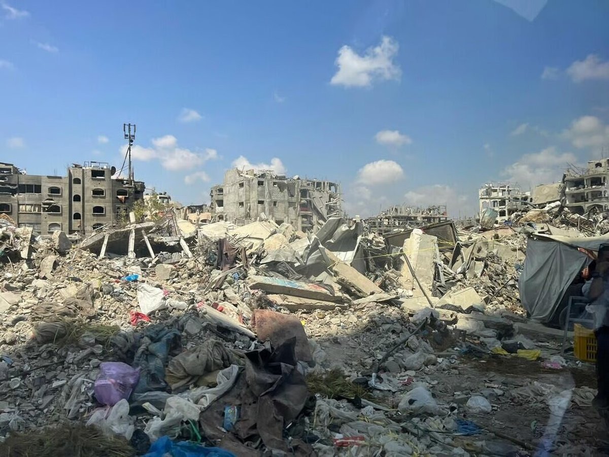 Ich empfehlen allen, die noch immer behaupten, es ist angemessen, was die israelische Regierung in Gaza an Massenzerstörungen und Massentötungen zu verantwprten hat, die heutige Tagesschau von 20 IUhr anzuschauen.