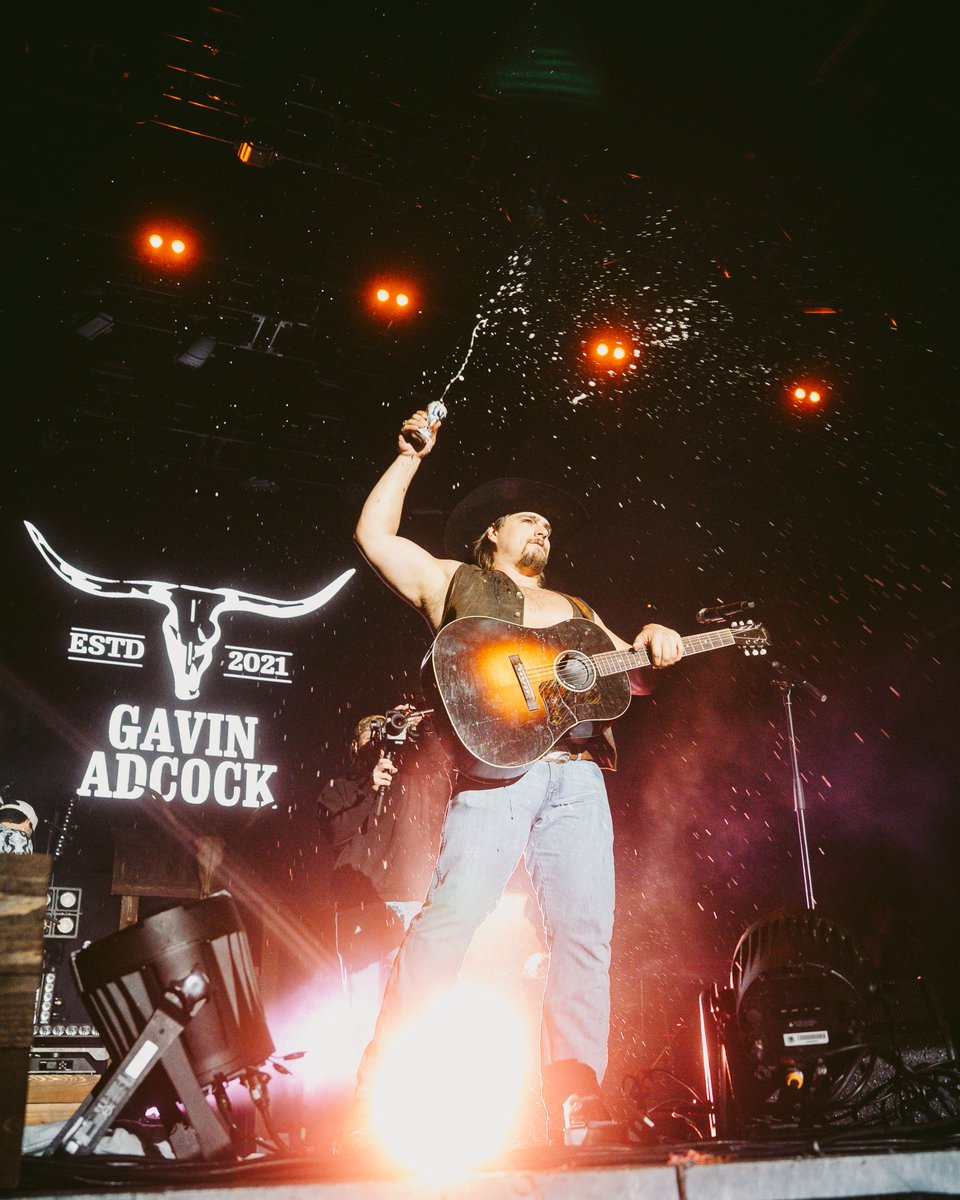 ctrycallingfest's tweet image. New music from @GavinAdcock is here! “Sunset” just dropped and it’s got us ready for his new album 😍