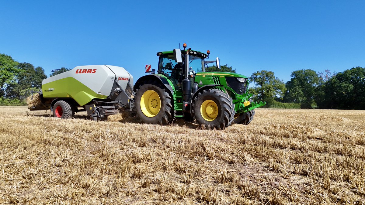 spj1958's tweet image. Bailing in 32ºC/90ºF 🥵 #nofarmersnofood #keyworkers 🚜 #mini4pro