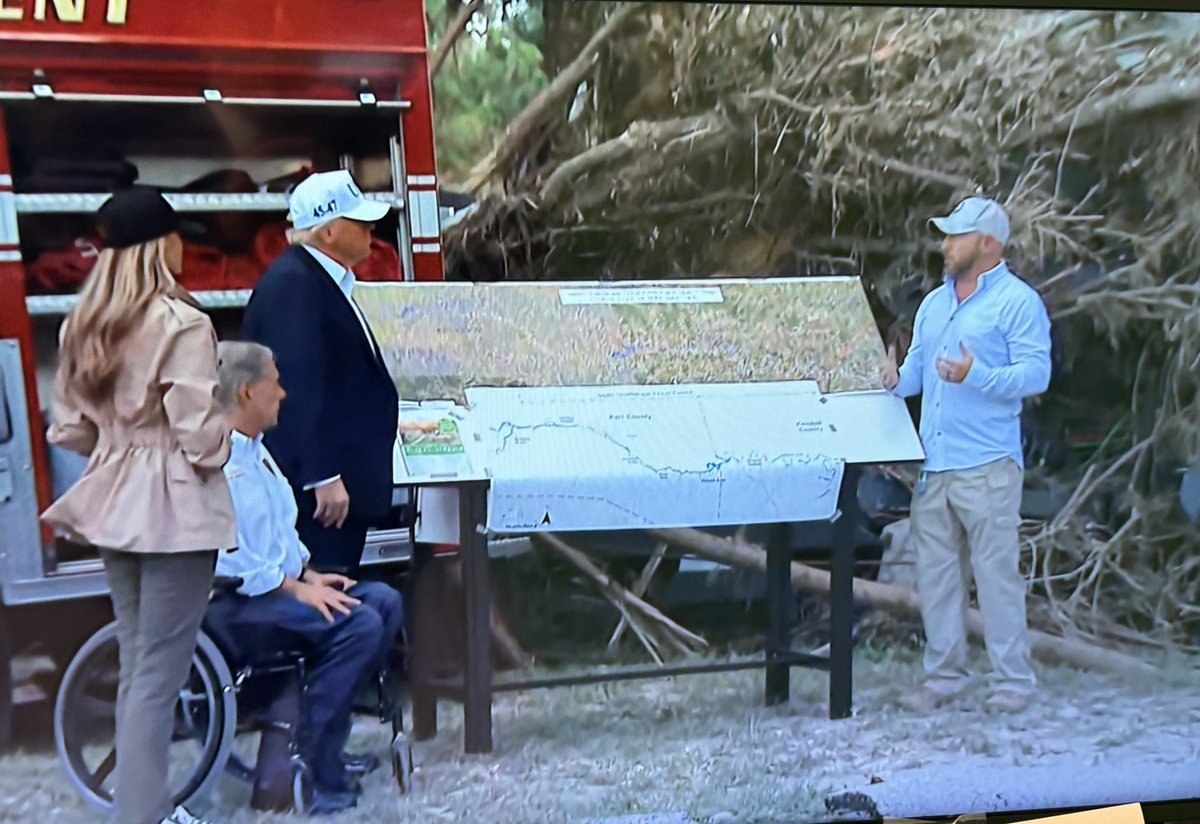 cbs11jack's tweet image. NOW: President Trump, First Lady Melania Trump, & Governor Greg Abbott are getting a look at the devastation from the deadly flooding in Kerrville, Texas. The President & First Lady will then hold a roundtable to hear from first responders, local and Texas leaders. @CBSNewsTexas