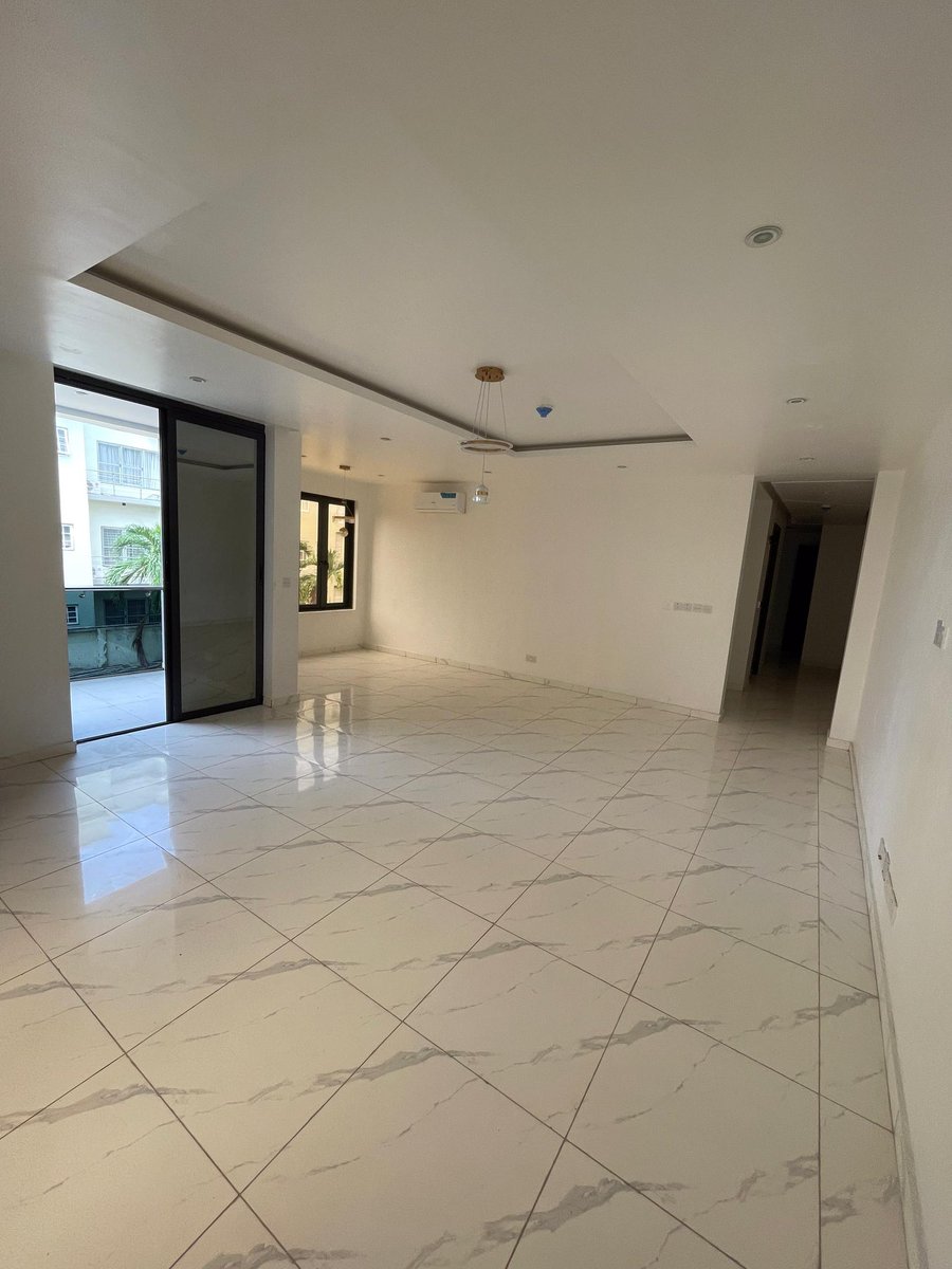 Crayjoe_'s tweet image. 12 UNITS OF 2 BEDROOM TERRACE DUPLEX WITH ELEVATOR
PRICE: N250M PER UNIT
LOCATION: IKATE, LEKKI
FEATURES:
Spacious rooms
Ample car space
Fitted kitchen
Gated compound
Serene environment
All rooms en-suite
Security lights.
Title: C of O