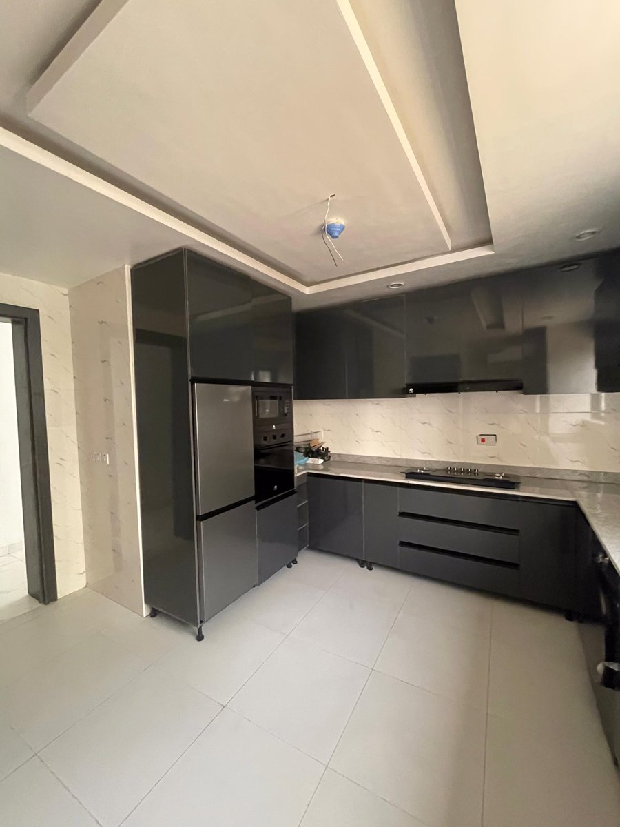 Crayjoe_'s tweet image. 12 UNITS OF 2 BEDROOM TERRACE DUPLEX WITH ELEVATOR
PRICE: N250M PER UNIT
LOCATION: IKATE, LEKKI
FEATURES:
Spacious rooms
Ample car space
Fitted kitchen
Gated compound
Serene environment
All rooms en-suite
Security lights.
Title: C of O