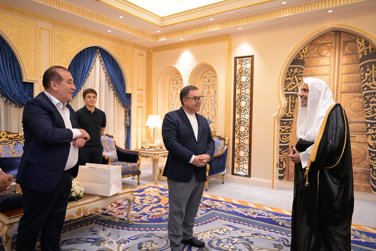 MWLOrg_en's tweet image. At the headquarters of the Muslim World League (MWL) in Makkah, H.E. Sheikh Dr. #MohammedAlissa @MhmdAlissa, Secretary-General of the MWL and Chairman of the Organization of Muslim Scholars, met with H.E. Dr. Firdavs Abduhalikov, President of the Center for Islamic Civilization…