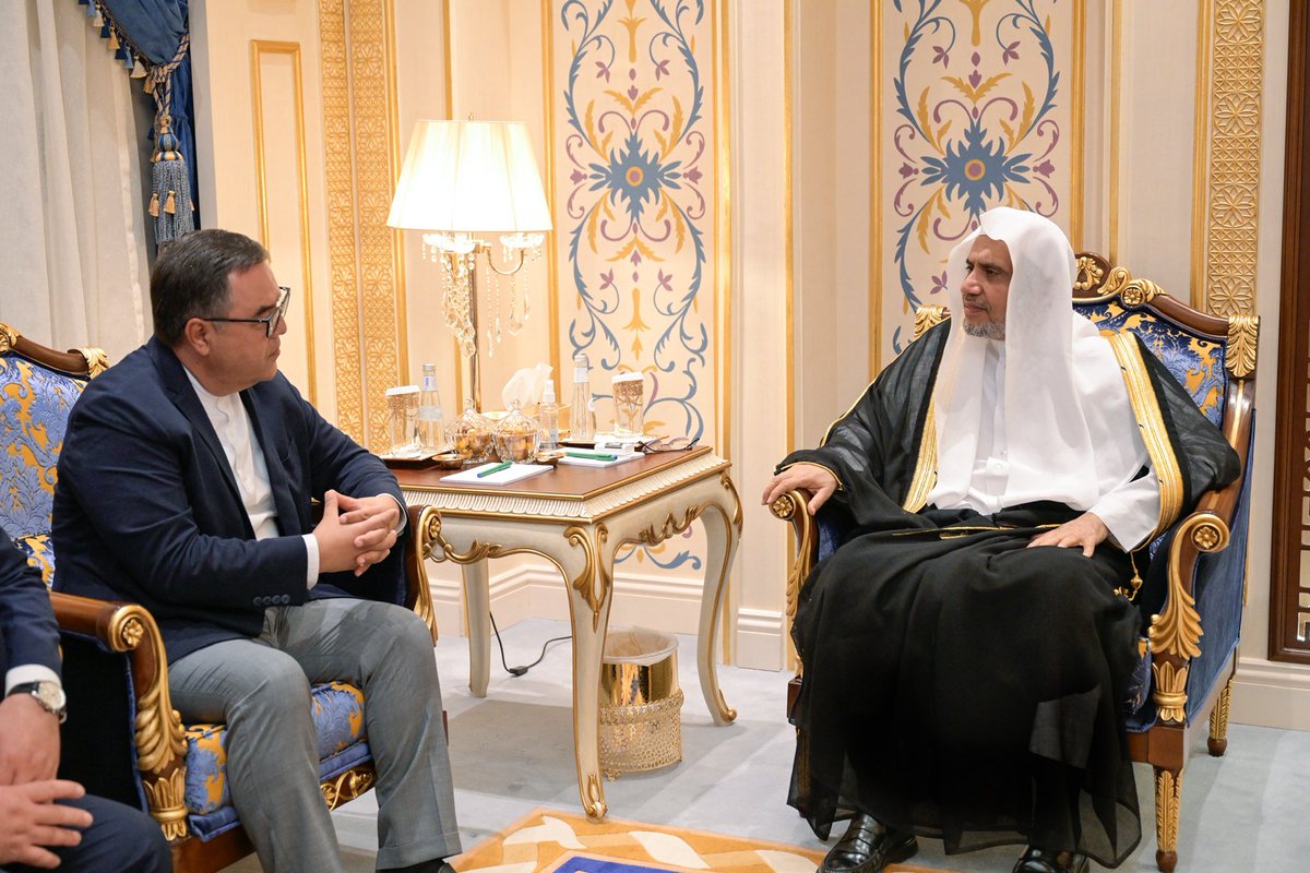 MWLOrg_en's tweet image. At the headquarters of the Muslim World League (MWL) in Makkah, H.E. Sheikh Dr. #MohammedAlissa @MhmdAlissa, Secretary-General of the MWL and Chairman of the Organization of Muslim Scholars, met with H.E. Dr. Firdavs Abduhalikov, President of the Center for Islamic Civilization…