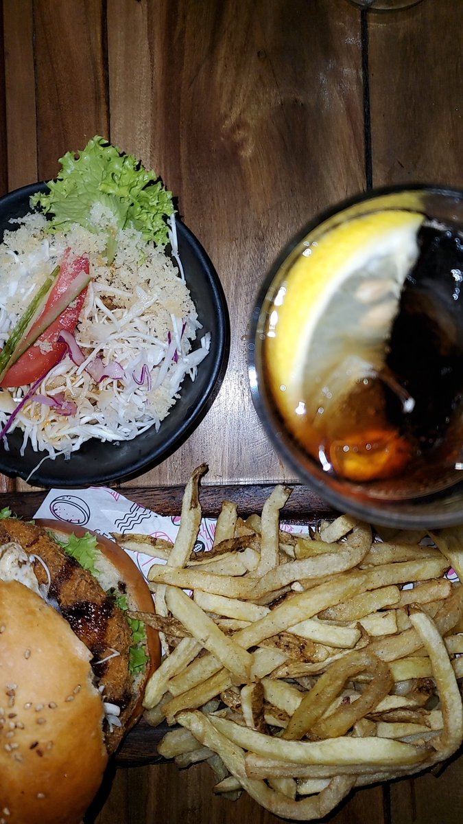 KayanjaAncel's tweet image. Top 2 and not 2!🥵

📍@YujoRestaurant 

#KampalaRestaurantWeek