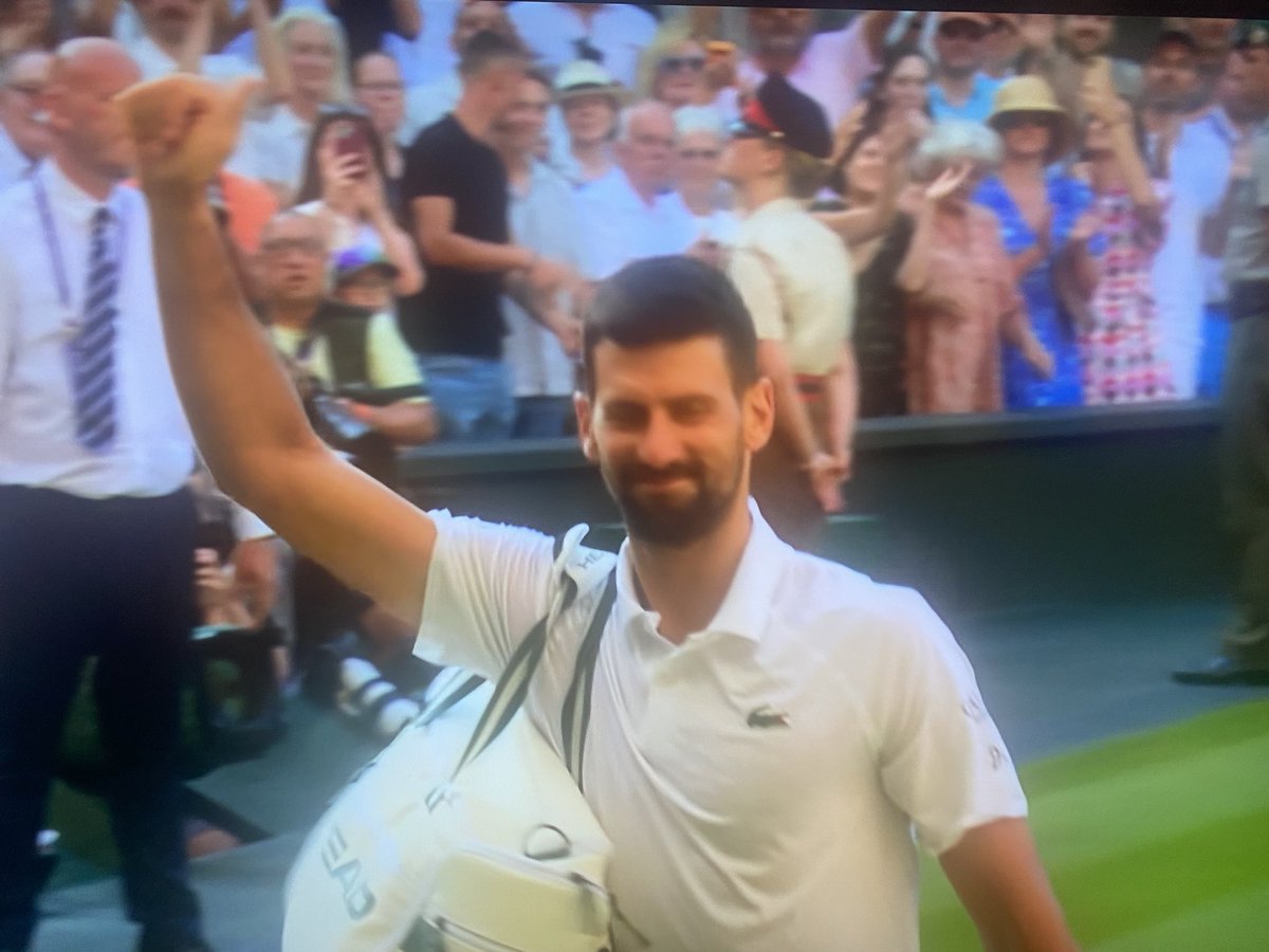 rowenamezzo's tweet image. 👏👏👏 Congratulations @DjokerNole on a great tournament.
Battling on Centre Court with a painful injury & so gracious after the match.
“If you can meet with triumph and disaster
And treat those two impostors just the same”…
Please come back next year.
#Wimbledon #Wimbledon2025