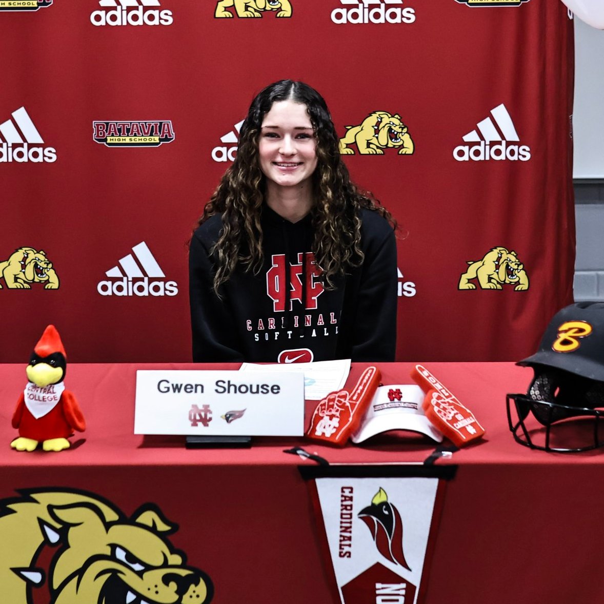 An All-State selection, #ScoutUsoftball prospect Gwen Shouse choose to play collegiately in Illinois! Her recruiting story: ScoutU.com/2025/07/11/sho… @GwenShouse08 #ScoutUcommitments