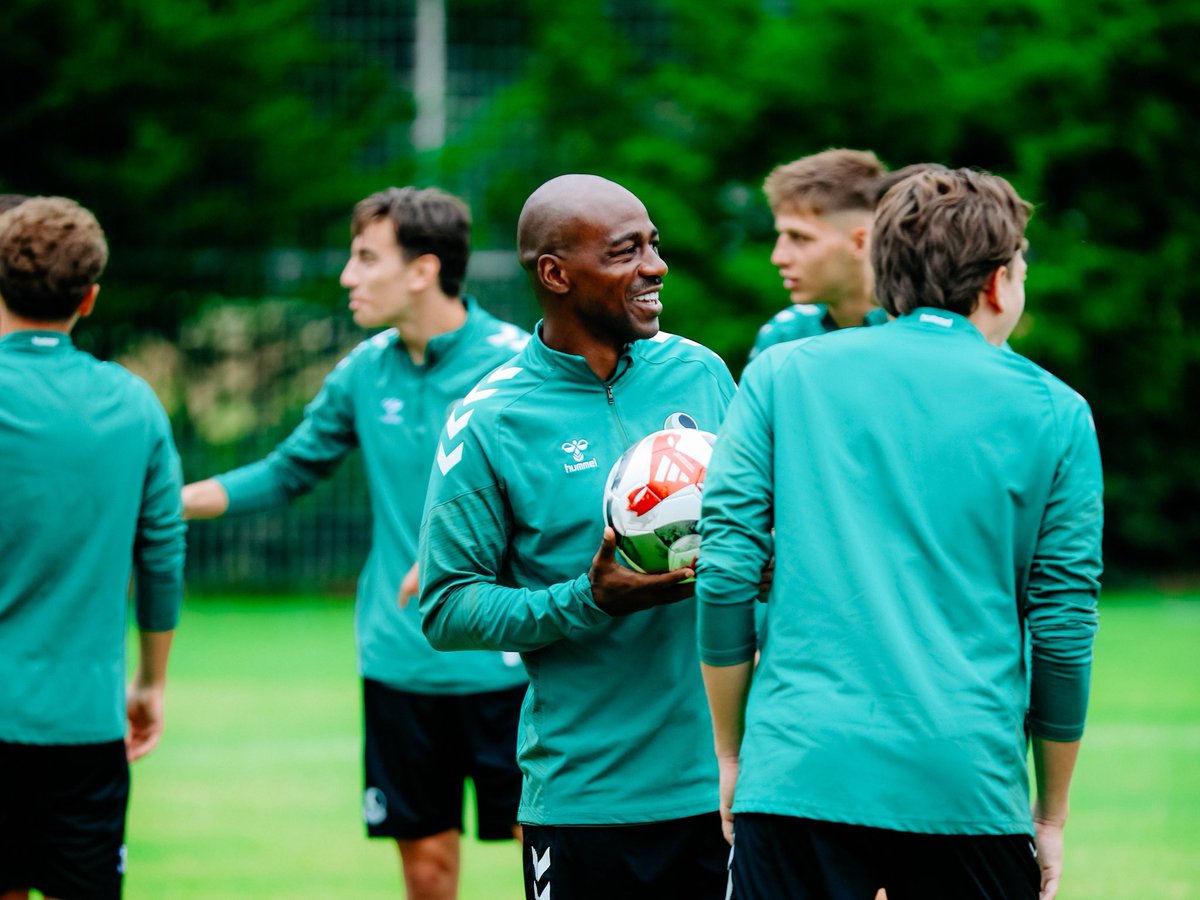 Bu akşam gerçekleştirilen antrenmanımızı ziyaret ederek takımımıza desteklerini gösteren kıymetli taraftar grubumuz Tatangalar’a teşekkür ederiz. 

Varlığınız güç veriyor! 💚🖤

#BirlikteGüçlüyüz