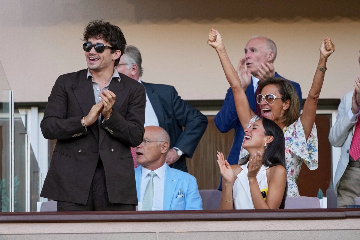 WorldAthletics's tweet image. F1 royalty in the stands in Monaco 👑
We see you @Charles_Leclerc 👀
#DiamondLeague