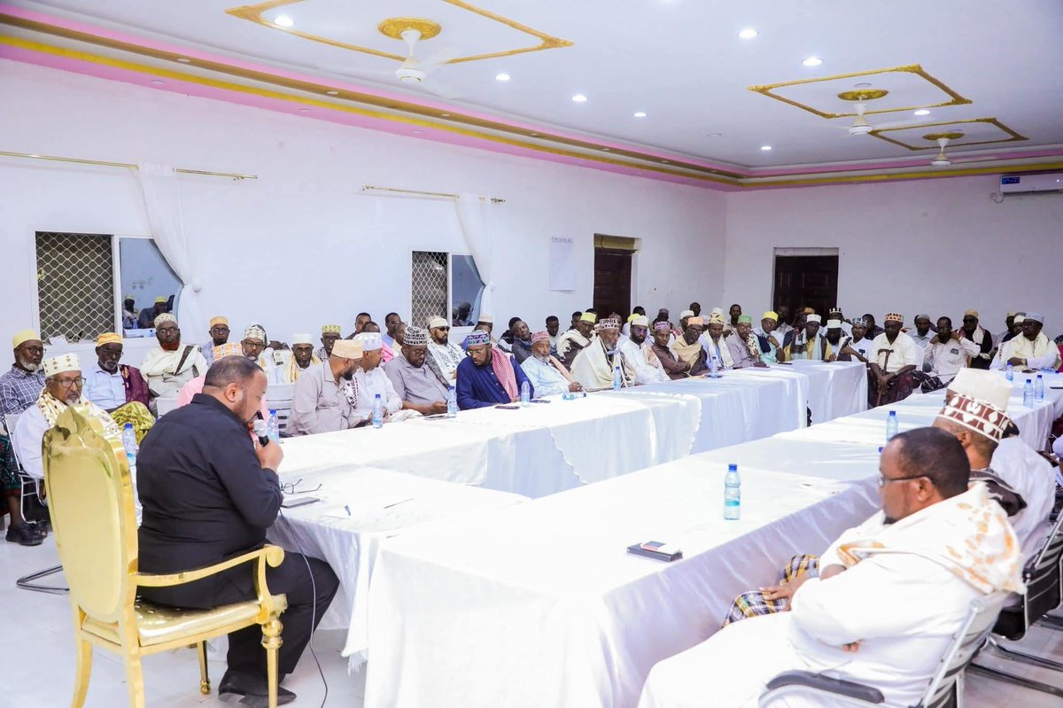 ToddSchoenberg's tweet photo. Today, His Excellency President Abdulkadir Ahmed Aw Ali Firdhiye met with respected traditional leaders and the Council of Elders of SSCKH to get ready for an important meeting. The preparations are complete, and delegates are being warmly welcomed as the significant event begins tomorrow in Laascaanood, SSC Khaatumo State.
@DKinSomalia @EU_in_Somalia @SwedeninSomalia @MFATurkiye @NLinSomalia @AsstSecStateAF  @SSCKhaatumo @US2SOMALIA @ChineseSomalia @TC_MogadisuBE @ItalyinSomalia 
 @UNSomalia @StateDept @Diplo_Jazz  @GermanyinSOM @UKinSomalia @FCDOGovUK @FCDOtravelGovUK @HeadBritOffice @TheVillaSomalia @somalipm