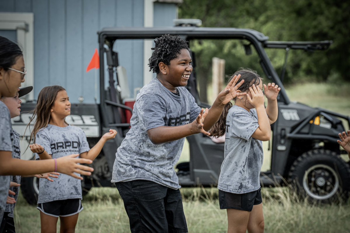 roundrockpolice's tweet image. Congrats to our 57th Junior Police Academy graduates—this group brought the energy!
#RoundRock #Police #JuniorPoliceAcademy #JPA #UnityInOneCommUNITY