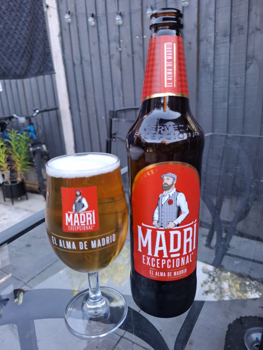 OhoraEmily's tweet image. Happy Friday evening ☀️ time to chill 🍻