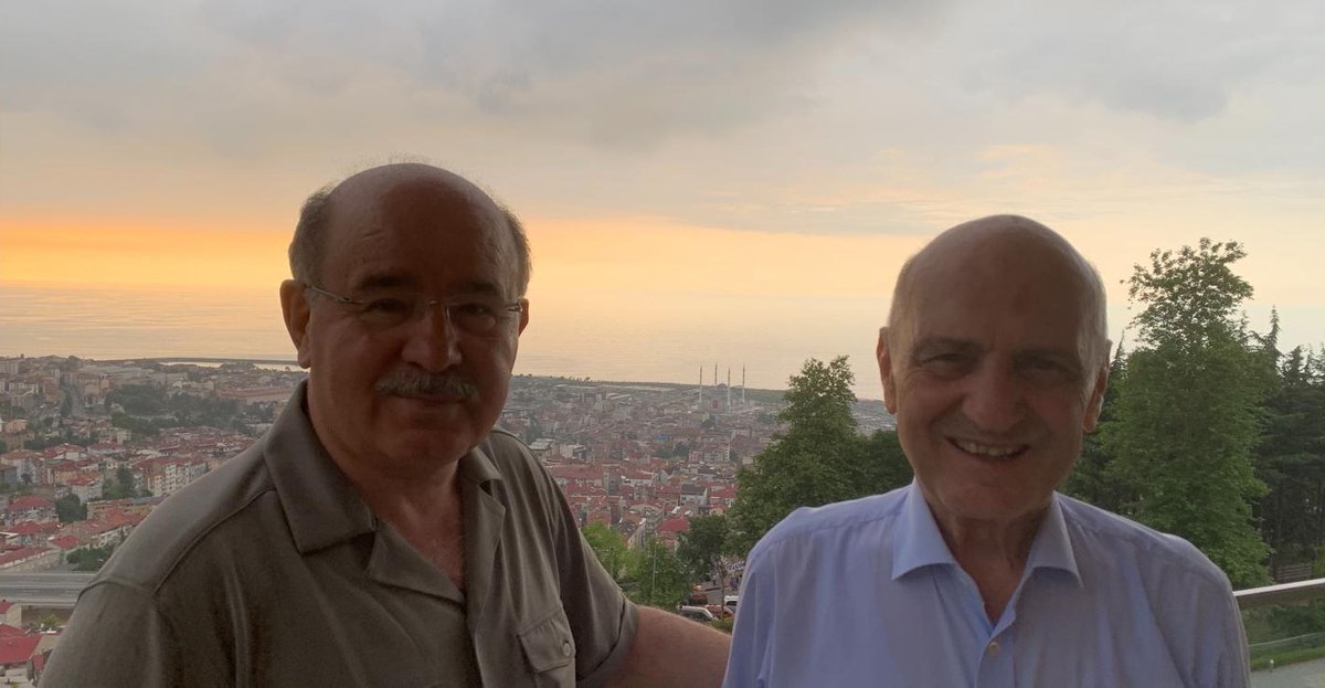 hc_huseyincelik's tweet image. 🗓️ Bugün, Değerli Dostum Çevre Eski Bakanı Sayın Erdoğan Bayraktar’ın, merhume Annesi Hanife Bayraktar adına yaptırdığı Hanife Hatun Camii’nin açılış merasimi için Trabzon’daydık.🕌
— Bu muhteşem eserin ortaya çıkmasında emeği olan herkesi tebrik ediyorum.
— Bu eser, şimdiden…