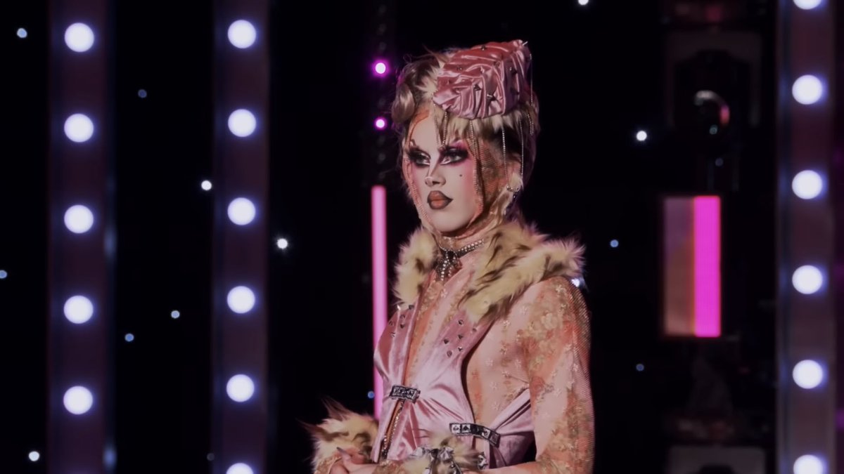 BlazesAccount's tweet photo. Lydia having to send home her boyfriend and her mother…RuPaul’s Drag Race, tearing families apart #AllStars10 https://t.co/hhZEkT63se