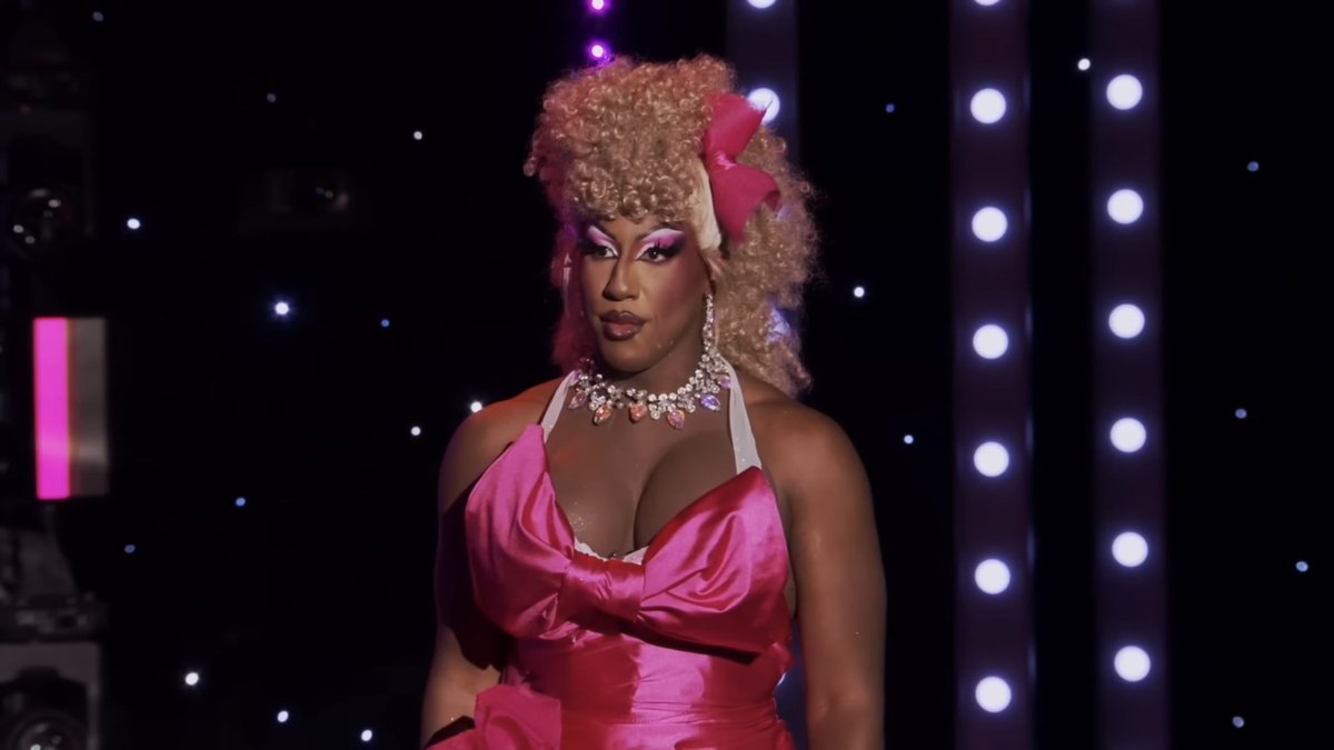 BlazesAccount's tweet photo. Lydia having to send home her boyfriend and her mother…RuPaul’s Drag Race, tearing families apart #AllStars10 https://t.co/hhZEkT63se