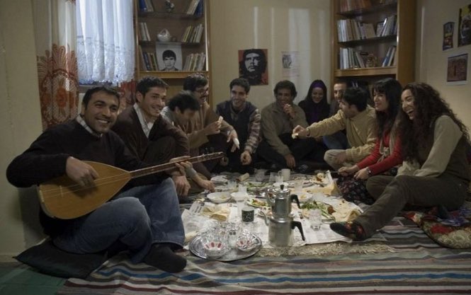 kazanciyokusuu's tweet photo. Bi 10 yaş genç olsaydım ve hayata dair birazcık umudum kalsaydı bu akşam bu filmi yeniden izlerdim. Genç arkadaşlarım siz izleyin, Baran’ın bize anlattığından fazlası var. 

#Bahoz https://t.co/mHadReHpcA