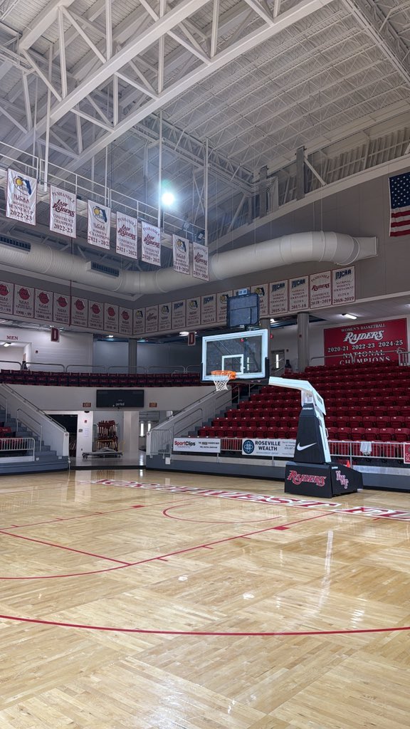 DJ_shine2's tweet image. 🏠🏠 @NWFRaiders_MBB
