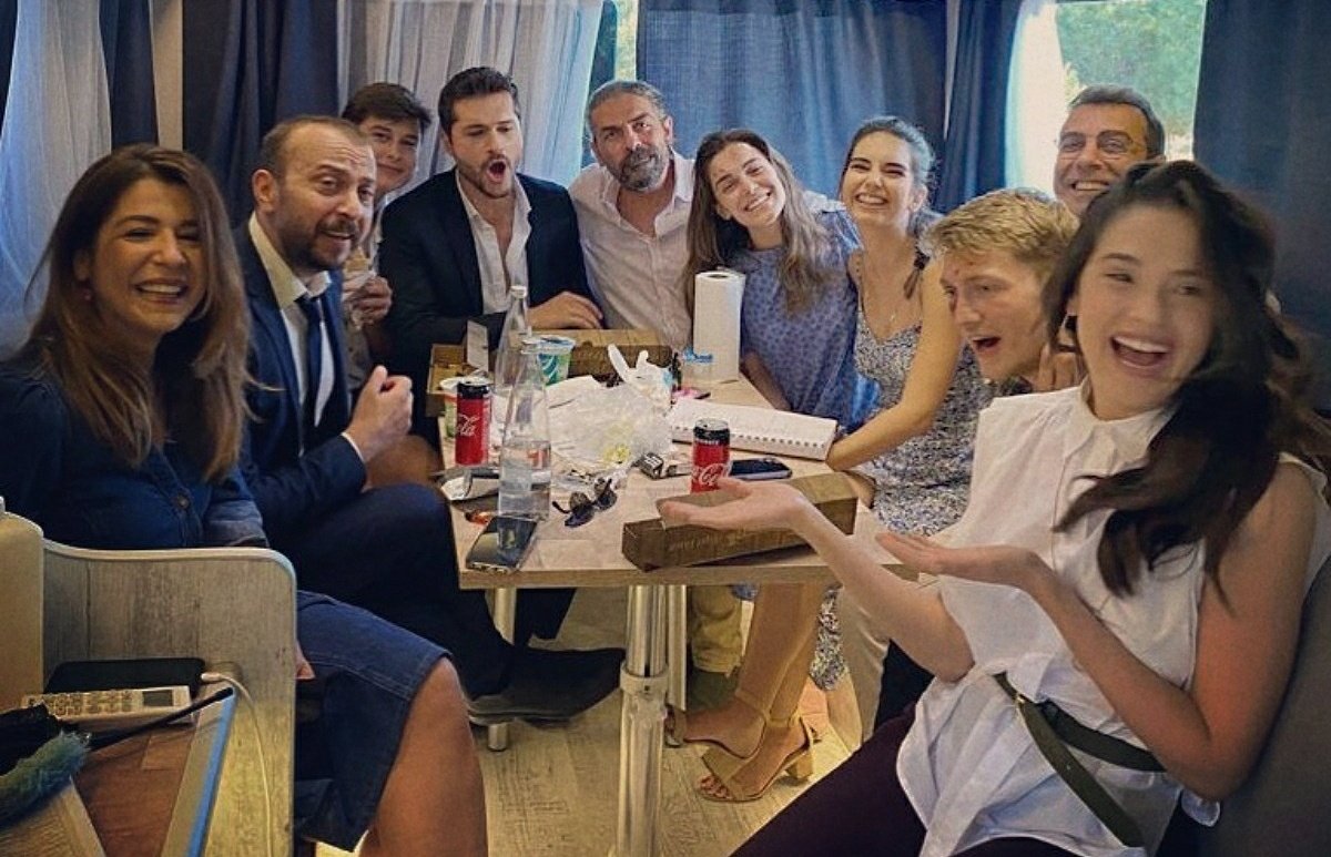 Yıldızlara bak biz küçüktük