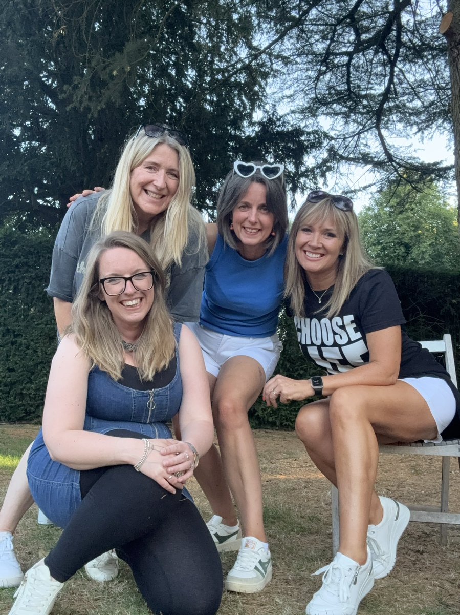 Team WillOak enjoying an evening of music and dance! Preparing for the end of what has been a wonderful year ☀️🎵 <a href="/TeamOak1/">TeamOak</a>