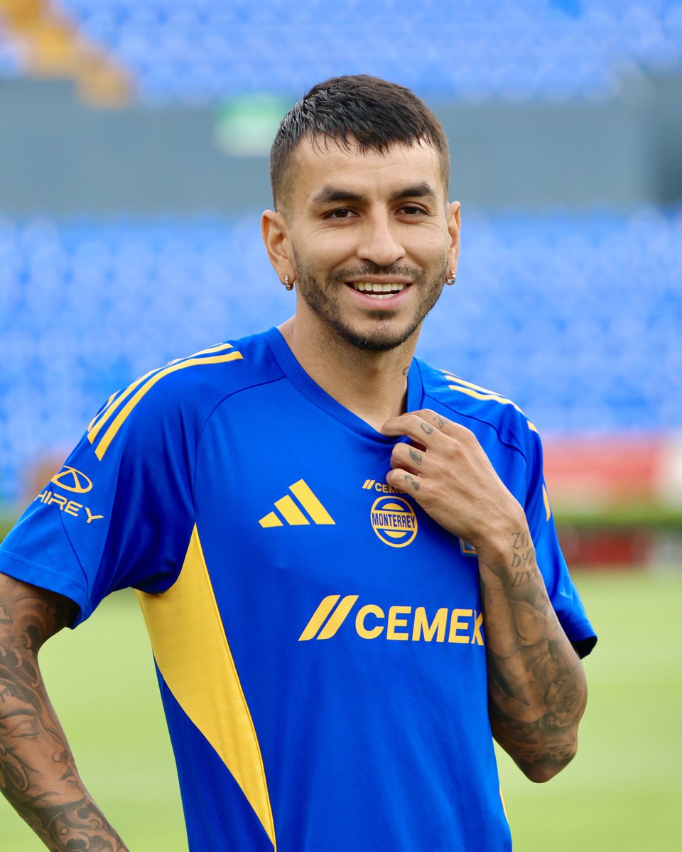 TigresOficial's tweet image. 🫂🐯 ¡Una cálida bienvenida a @AngelCorrea32 en su presentación ante el Cuerpo Técnico y plantel!