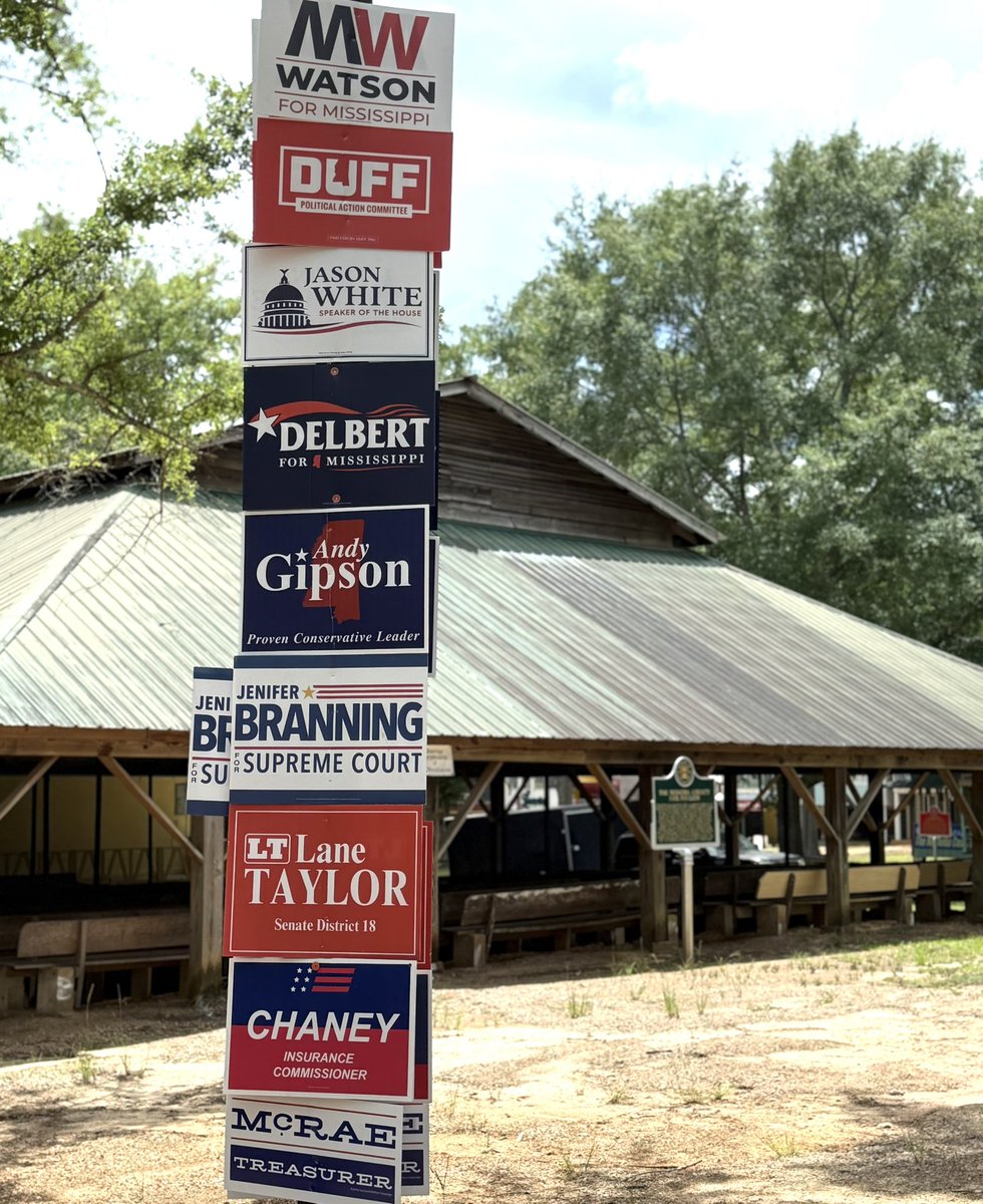 OneDeltaGirl's tweet photo. Political activity ramping up @neshoba_ms! It’s always fun to observe and spend time with friends at Mississippi’s most revered political stump 🇺🇸
#southernconsultingms
#neshobacountyfair
#MSgianthouseparty
#2025NCF https://t.co/AwqE9jCqVs