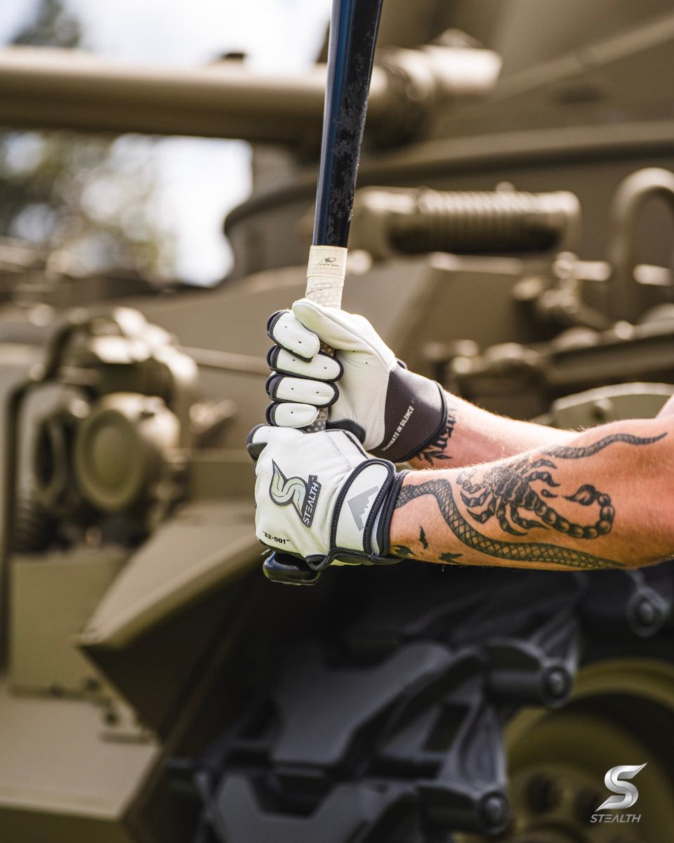 Stealth Batting Gloves tweet media