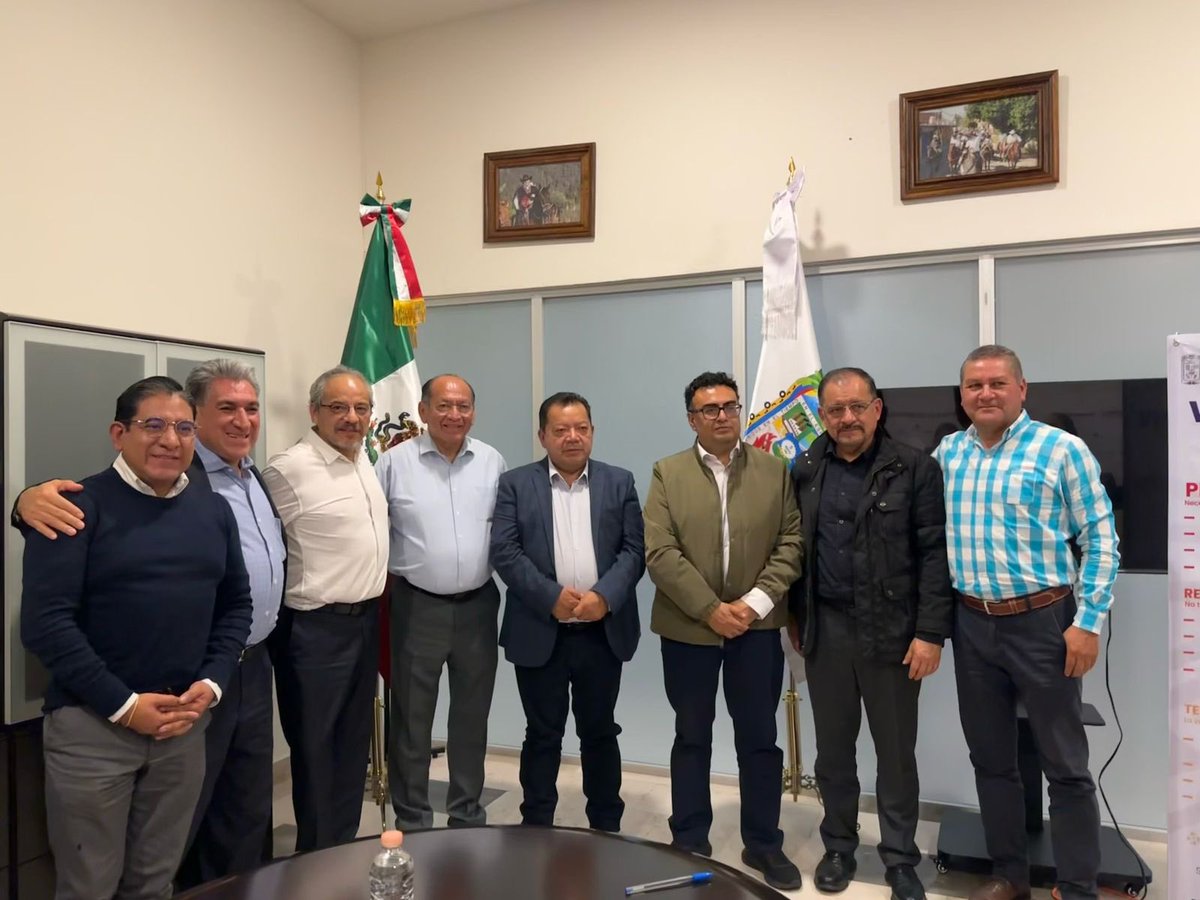 Samuel Aguilar Pala (@aguilar_pala_s) on Twitter photo 🩺 Por instrucción del gobernador <a href="/armentapuebla_/">Alejandro Armenta</a>, avanzamos en el fortalecimiento del sistema de salud y en la atención de pendientes en 9 hospitales del estado.
Junto a mi compañero Carlos Oliver Pacheco, titular de la <a href="/SaludGobPue/">Secretaría de Salud</a>, y Gerónimo Lara, coordinador federal del 🩺 Por instrucción del gobernador <a href="/armentapuebla_/">Alejandro Armenta</a>, avanzamos en el fortalecimiento del sistema de salud y en la atención de pendientes en 9 hospitales del estado.
Junto a mi compañero Carlos Oliver Pacheco, titular de la <a href="/SaludGobPue/">Secretaría de Salud</a>, y Gerónimo Lara, coordinador federal del
