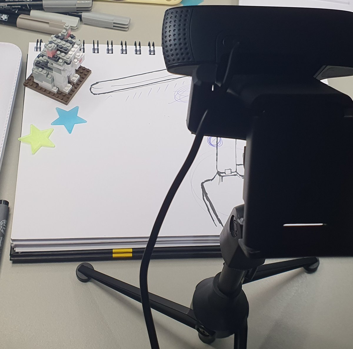 🔴 LIVE twitch.tv/tashizuna

know that this is my POV on this next stream test haha
Actual real media drawing this time, let's see how it goes. 
Also using @EsparzaAbbey pictures for reference cuz they're amazing. #traditionalart #livedrawing