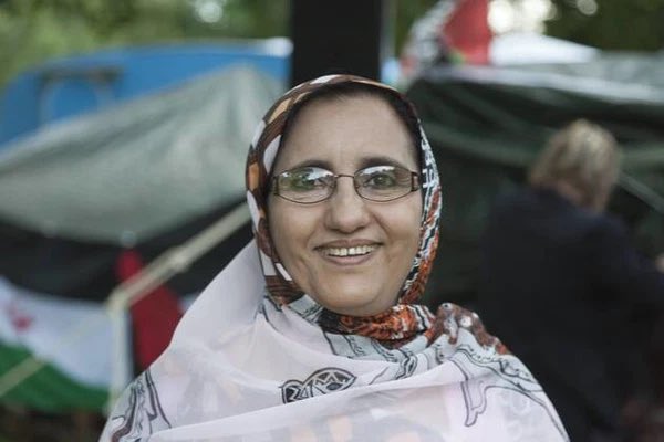 Por el alma de Jadiya Hamdi, militante incansable de la causa saharaui

En porunsaharalibre.org recibimos con profundo pesar la triste noticia del fallecimiento de Jadiya Hamdi, una figura esencial en la lucha del pueblo saharaui por su libertad.

Jadiya Hamdi fue Ministra de