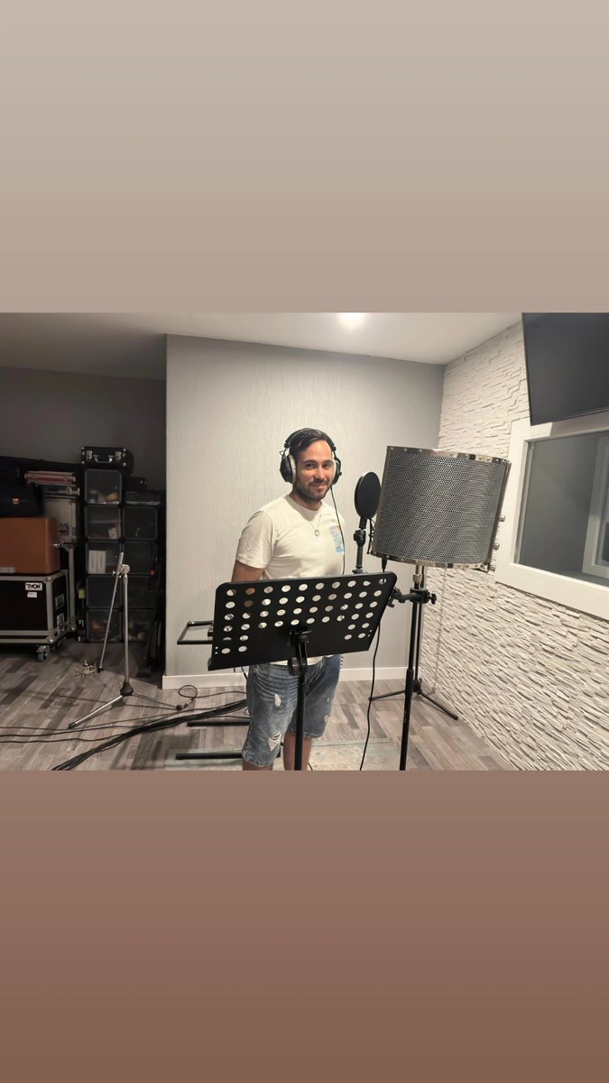 ¡Tengo algo que contaros! 🎙️

Este verano voy a cumplir un sueño que tenía desde pequeño: voy a trabajar como cantante solista para una orquesta y estaré julio y agosto en Cáceres, Badajoz, Ciudad Real, Córdoba, Toledo, Valladolid y más ciudades que vayan saliendo.

Si alguien