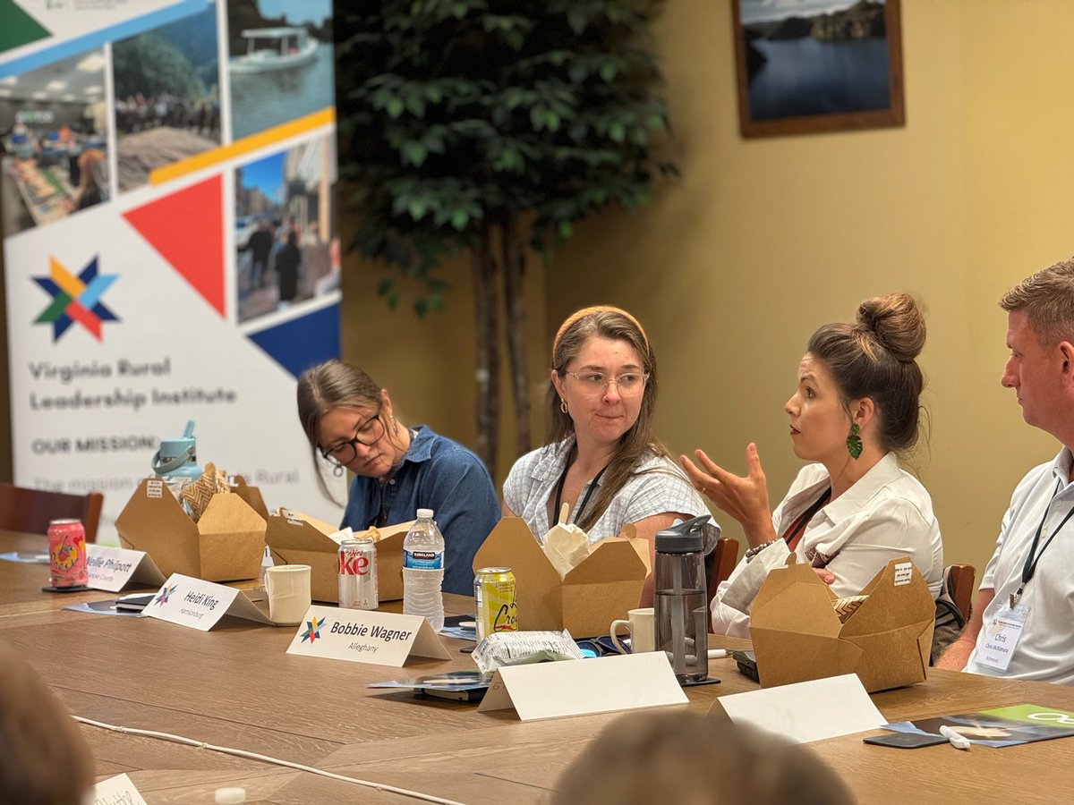 VARuralCenter's tweet image. As we head back home, with the #SWVA Appalachian Mountains in our rearview, our hearts are full!
A great time growing with this year’s cohort and reconnecting with #VRLI alumni from the past while in this magical part of the Commonwealth.
Next stop- Shenandoah Valley!