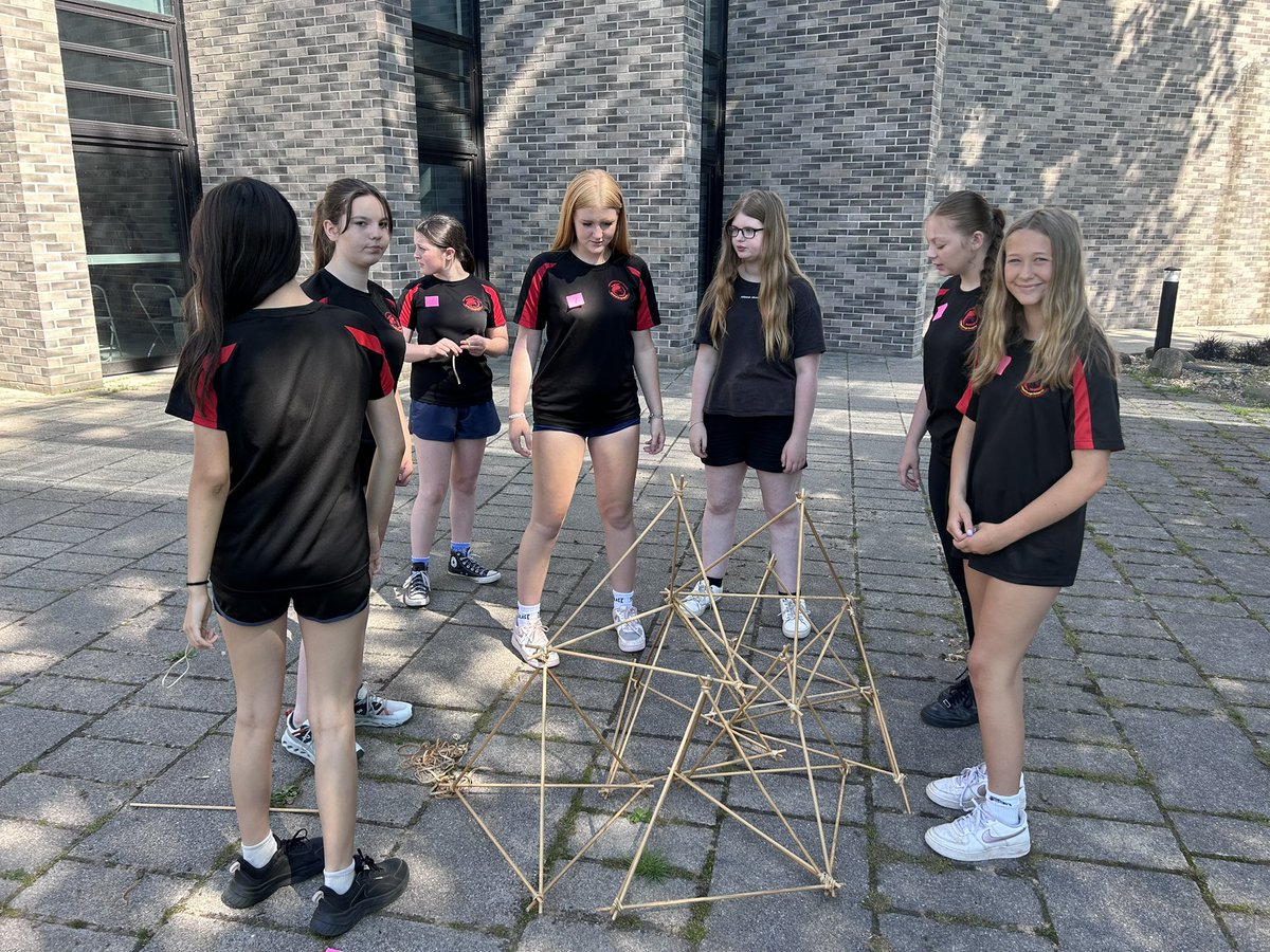 crickhowellhs's tweet image. An inspiring trip to Bridgend for the CiTB Women in Construction Day. Y9 girls enjoyed team building, critical thinking tasks,talks from inspirational women & learnt about the variety of careers in the construction industry! Diolch! π·π½ββοΈπ§±ππ βοΈπ¨βοΈποΈπ»#womeninconstruction @CITB_UK