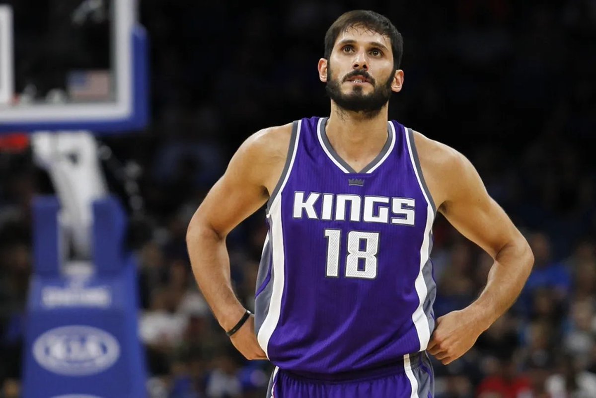 RandomNBAHoops's tweet image. RANDOM NBA PLAYER:
Omri Casspi, SF/PF (2009-2019) 

Sacramento Kings (2009–11)
Cleveland Cavaliers (2011–13)
Houston Rockets (2013–14)
Sacramento Kings (2014-17)
New Orleans Pelicans (2017)
Minnesota Timberwolves (2017)
Golden State Warriors (2017-18)
Memphis Grizzlies (2018-19)
