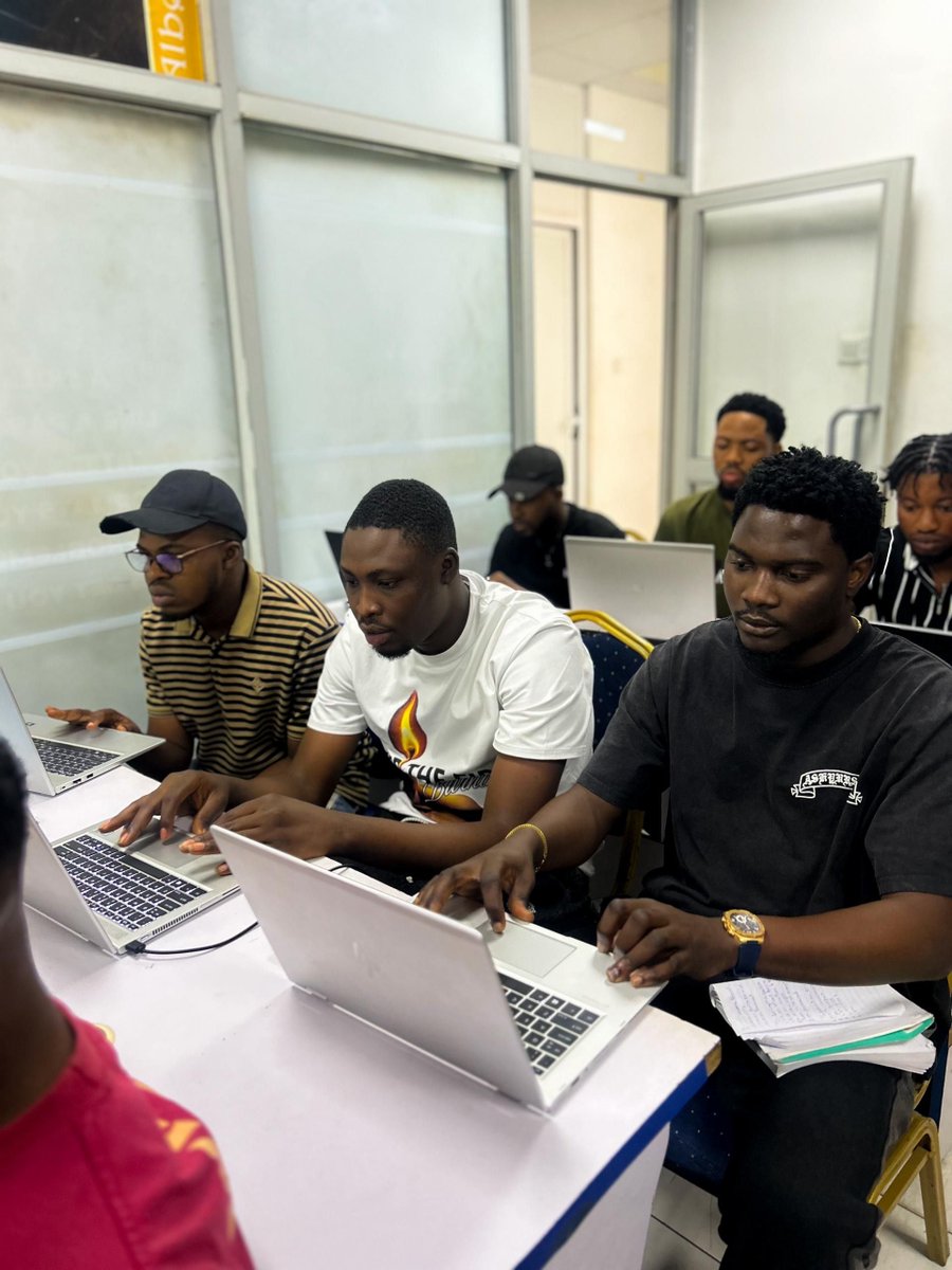 nhnigeria's tweet photo. Friday feels better when your code finally works.
#TechJoy #DebuggingSuccess https://t.co/htiAaFNcQB