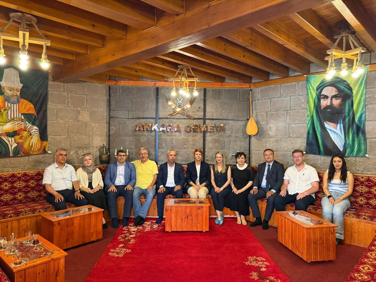 Bugün Ankara İl Yönetimi, Keçiören İlçe Başkanımız Sn. <a href="/aliolmezz06/">Ali ÖLMEZ</a> ve yönetimi, Etimesgut İlçe Başkanımız Sn. <a href="/sunaydogan36/">S. SUNAY DOĞAN</a> ile birlikte Ankara CemEvi Dernek Başkanı Dr. Okay Erözgün’ü ziyaret ettik. Nazik misafirperverlikleri için kendilerine teşekkür ediyoruz. Organizasyonu