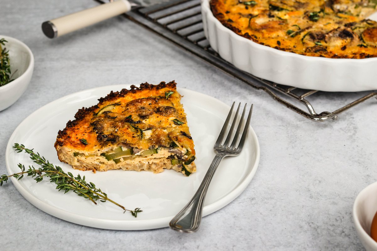 Cauliflower crust provides a healthier but still delicious alternative to the classic quiche in this recipe featuring Mushroom and Zucchini. 🥒🍄Let the quiche rest for 10 minutes after baking to ensure clean, even slices. 🥘🥚

Get the recipe: eggs.ca/recipes/mushro…