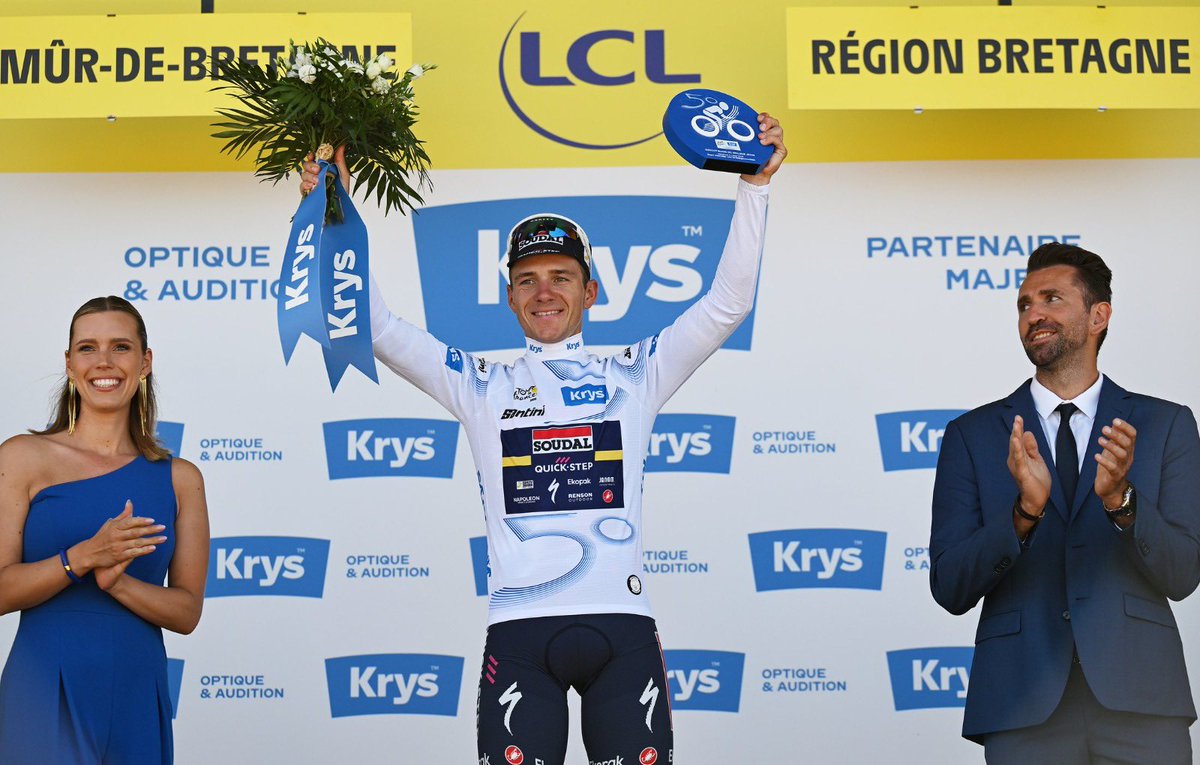 Make that 2️⃣2️⃣ #TDF2025 white jerseys for <a href="/EvenepoelRemco/">Remco Evenepoel</a> since last year 🙌

Photo: <a href="/GettySport/">Getty Images Sport</a>