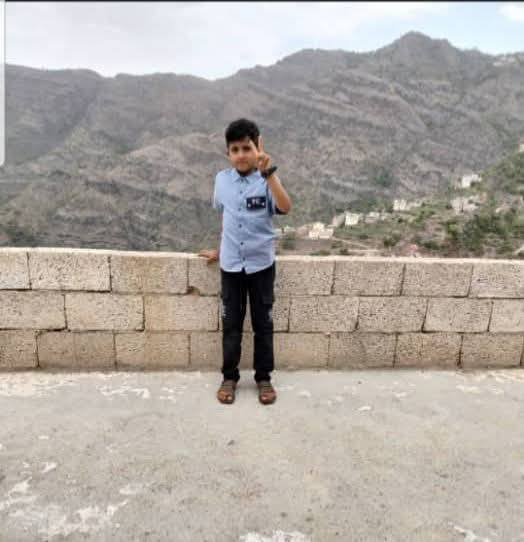 استشهاد الطفل اسامة ابو بكر احمد علي الكامل مع أربعة أطفال أخرين إثر انفجار قذيفة مدفعية محور تعز التابعة للإصلاح
في حارة النور - الهشمة - بمنطقة العرسوم.

ماذنب البراءة؟

حسبنا الله ونعم الوكيل