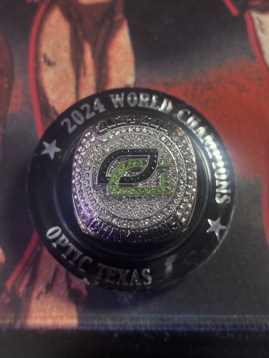 ADDAMSPIN239's tweet photo. Finally got my ring 💍 @OpTic @OpTicTexas https://t.co/iXdPTeXXNx