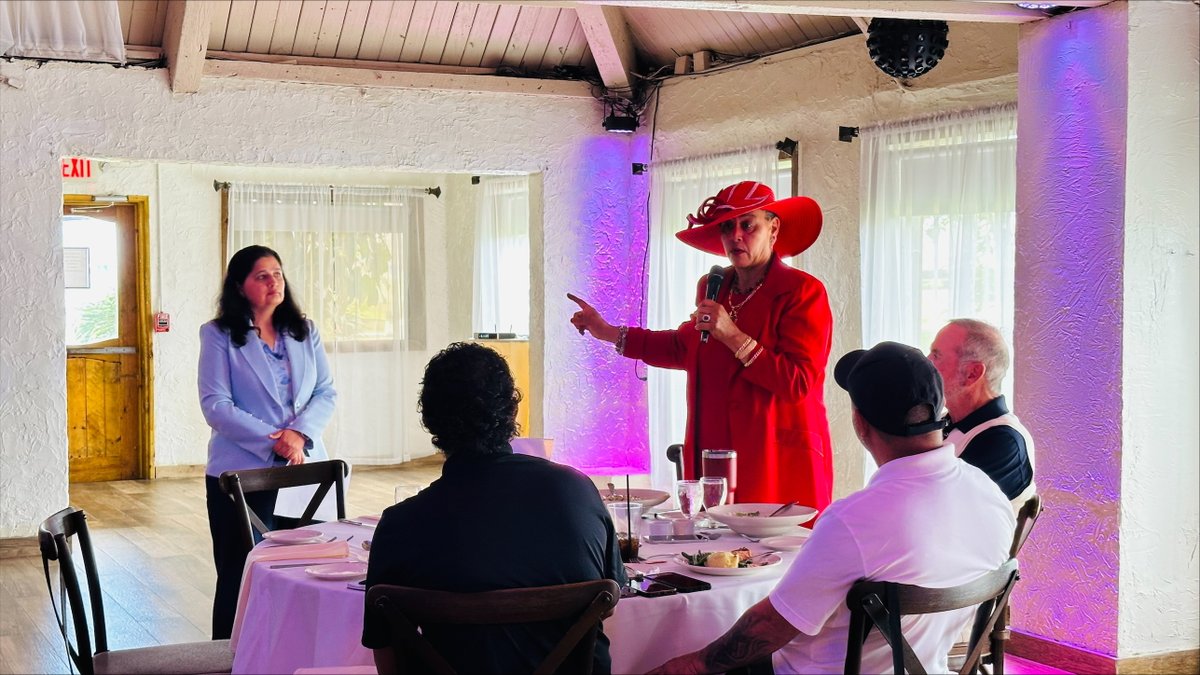 mdcspd's tweet image. On 7/10/25, SPD presented at the CSBE Association’s General Meeting, reaching out to 20 small businesses. SPD shared information on the County’s contracting opportunities, small business programs and plans to streamline procurement processes. #miamidade #OurCounty #smallbusiness