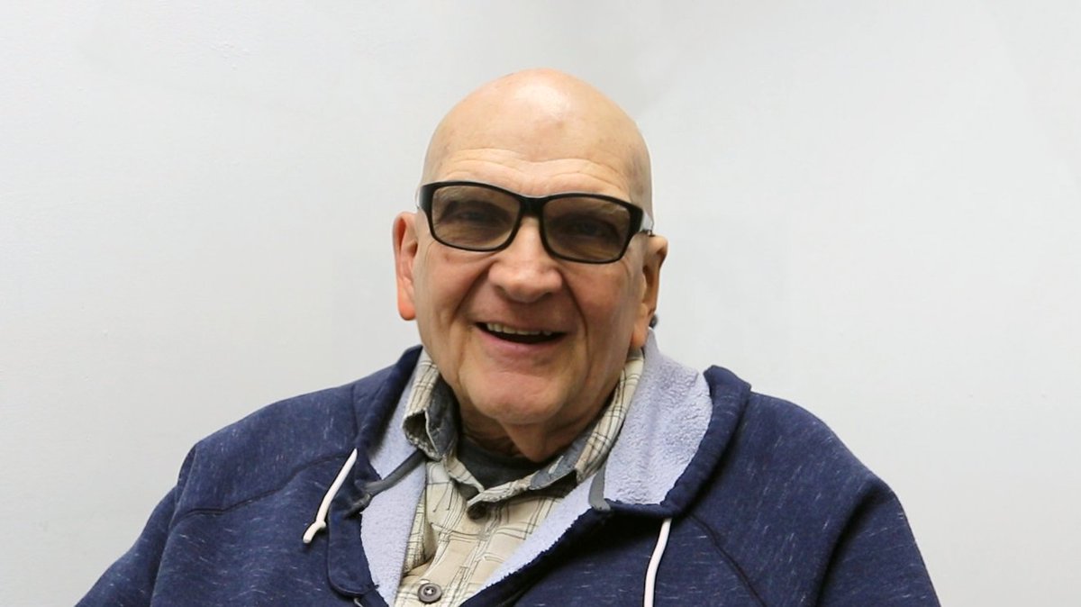 At 77, Peter Gallinari found more than meals at Encore — he found community.

From sanitation worker to actor to Encore regular, his story shows you're never too old to feel at home.

Read his story here: catholiccharitiesny.org/news/how-encor…