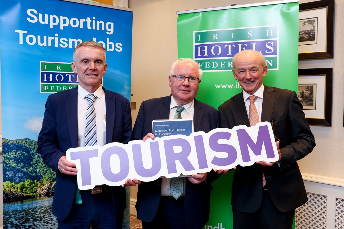 BrendanSmithTD's tweet image. Good discussions along with my colleague Senator @SenRobGallagher with Tony Walker @Slieverussell Hotel and the Irish Hotels Federation on the key challenges facing Irish tourism.
Very important to support this sector, major source of employment throughout our country.