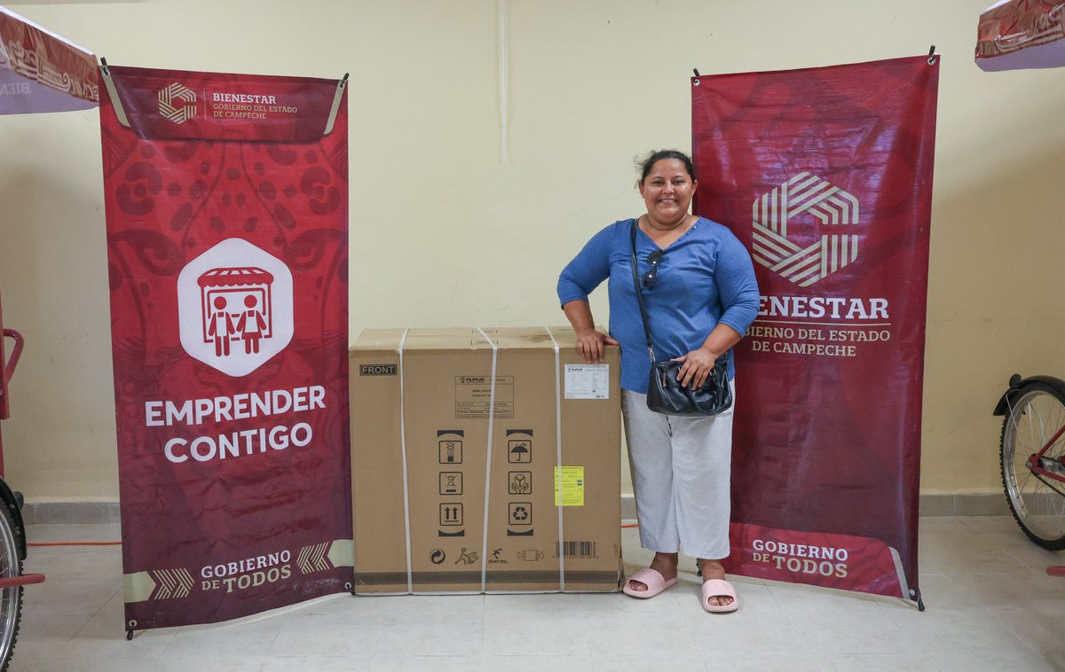 Impulsar el autoempleo es abrir nuevas oportunidades para que más familias salgan adelante.

En #Escárcega, a través del proyecto #EmprenderContigo, entregamos apoyos económicos, triciclos y un congelador a 11 escarceguenses.

#PorElBienestarDeTodasYTodos