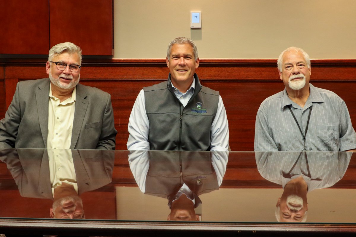 CountyExecBello's tweet image. The finalized 3-year International Union of Operating Engineers contract is more than an agreement—it’s a reaffirmation of our support for Monroe County’s HVAC engineers and stationary engineers. Thanks to the IUOE for your shared focus on fairness and respect.