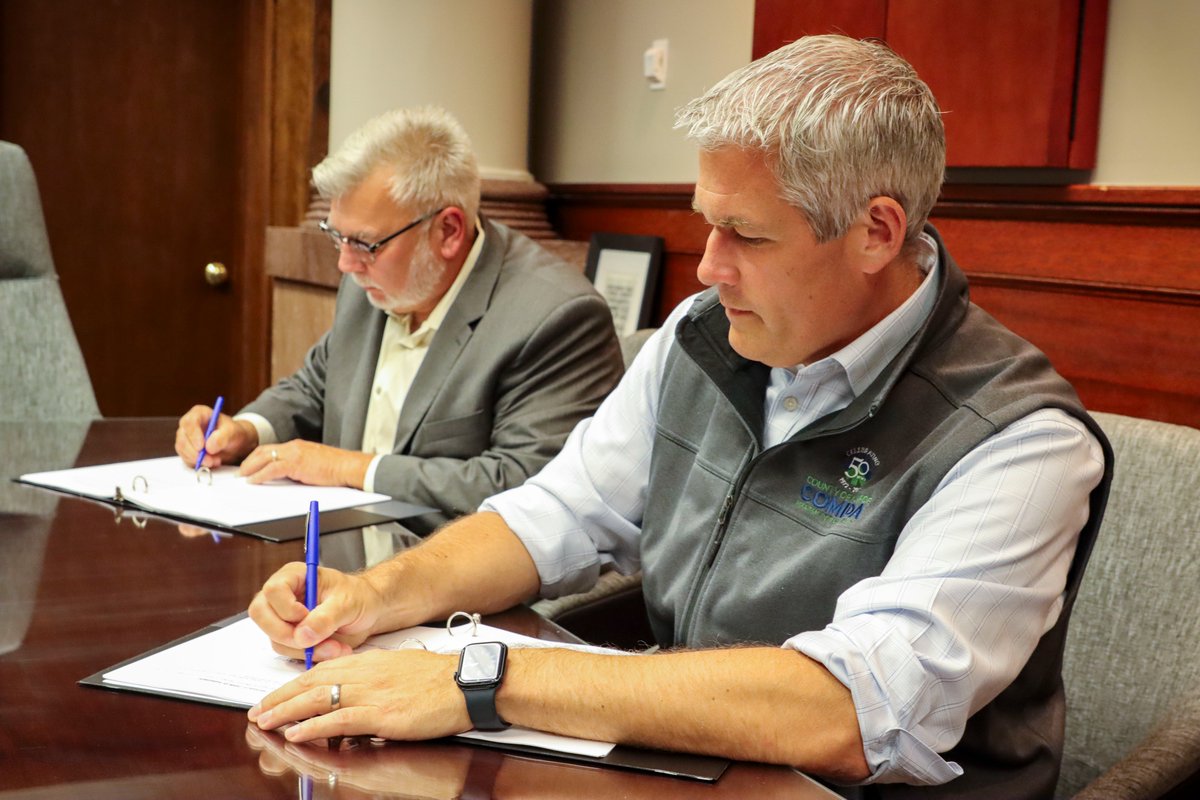 CountyExecBello's tweet image. The finalized 3-year International Union of Operating Engineers contract is more than an agreement—it’s a reaffirmation of our support for Monroe County’s HVAC engineers and stationary engineers. Thanks to the IUOE for your shared focus on fairness and respect.