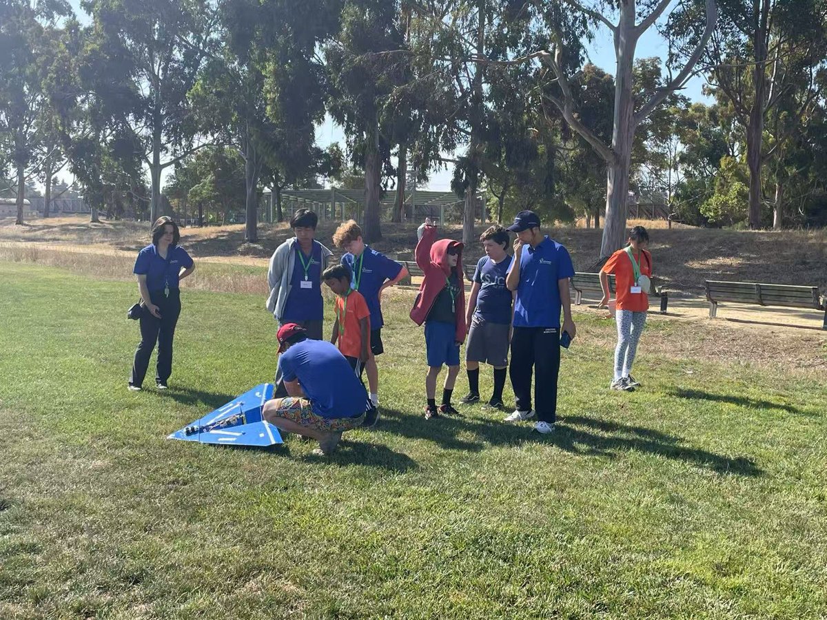 CP_Mentorship's tweet image. Here are the campers getting their remote control airplanes ready to fly—learning, building, and taking flight! ✈️💨
#STEMCamp #RemoteControlFun #FuturePilots #HandsOnLearning #SummerCampVibes