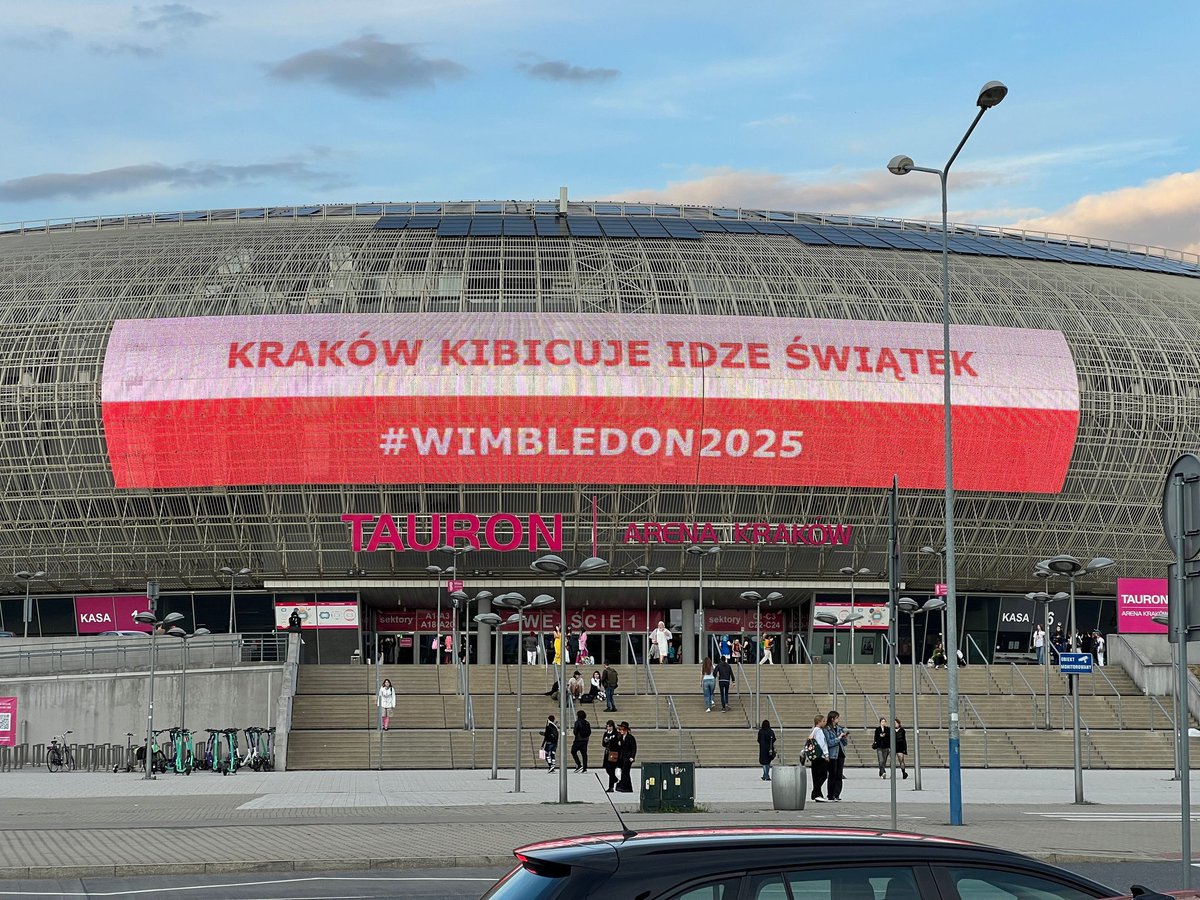 Aleksander Miszalski (@miszalski_) on Twitter photo Już jutro Iga Świątek zaserwuje nam sportowe emocje!
O godzinie 17:00 Polka zmierzy się w jednym z najbardziej prestiżowych turniejów wielkoszlemowych. Razem z Amandą Anisimową powalczy o złoto na Wimbledonie.
Kraków trzyma za Ciebie kciuki <a href="/iga_swiatek/">Iga Świątek</a>! Już jutro Iga Świątek zaserwuje nam sportowe emocje!
O godzinie 17:00 Polka zmierzy się w jednym z najbardziej prestiżowych turniejów wielkoszlemowych. Razem z Amandą Anisimową powalczy o złoto na Wimbledonie.
Kraków trzyma za Ciebie kciuki <a href="/iga_swiatek/">Iga Świątek</a>!