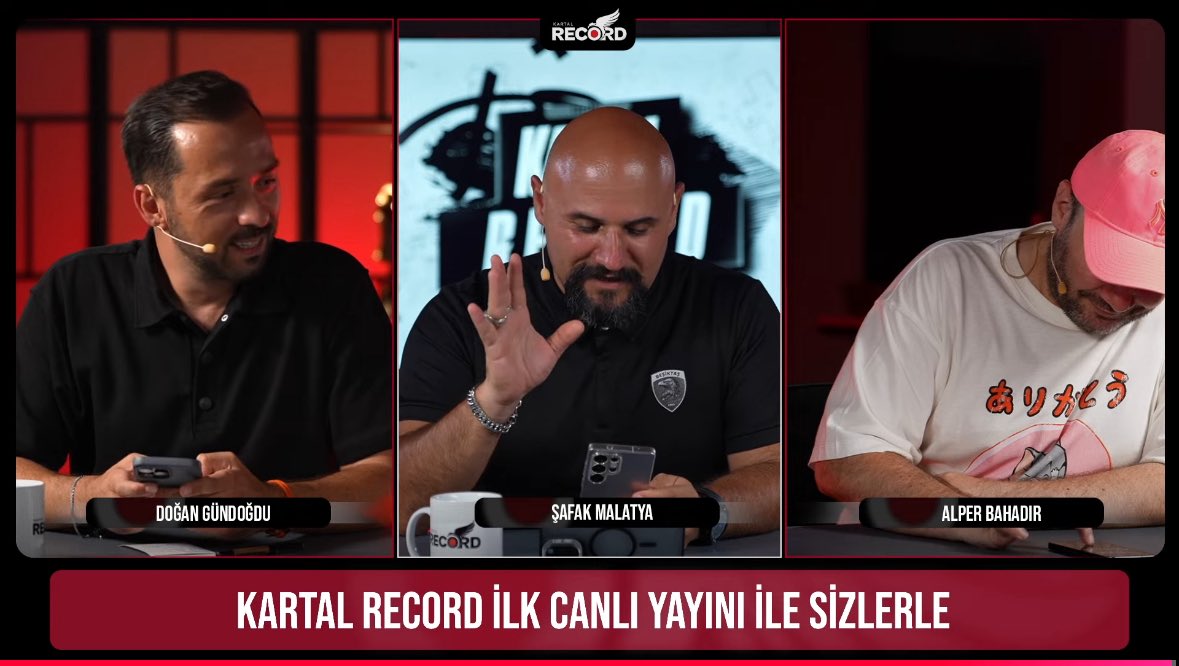 Serdal Adalı: "İçimden bir his, Orkun Kökçü yarın İstanbul'da olacak diyor." 

(Kartal Record YouTube)